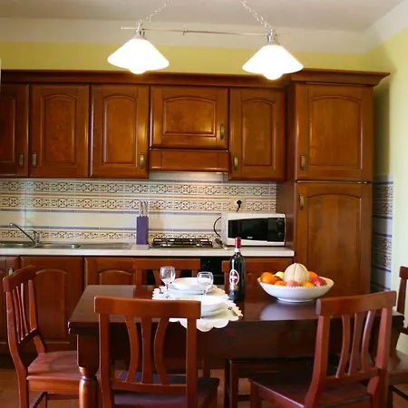 Fratticciola Sleeps 6 Pool Air Con Wifi *