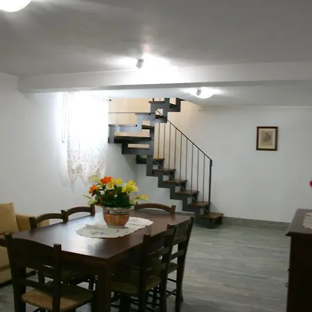 Fratticciola Sleeps 6 Pool Air Con Wifi *